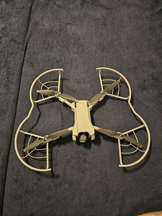 Drona DJI MINI 3 Fly more combo+protectie elicii, limita inaltime 500m