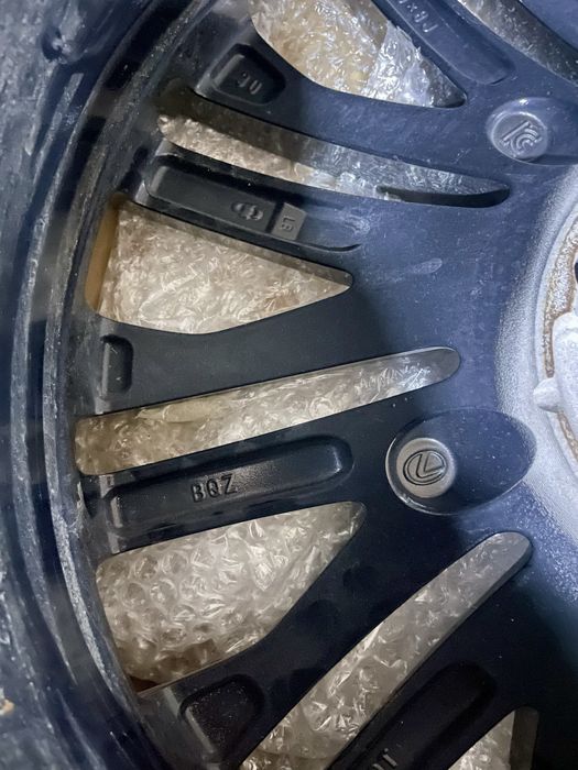 Комплект оригинальных дисков Lexus RX, Highlander r20