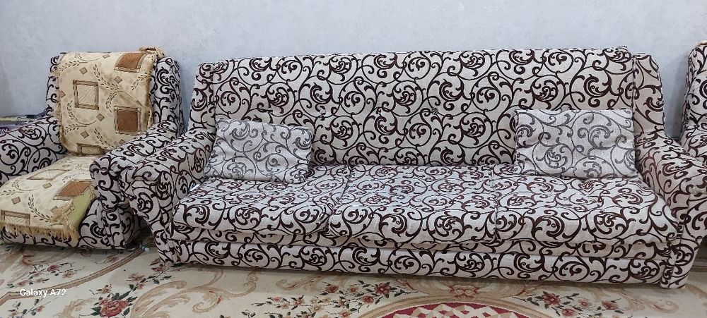 Раздвижной диван с креслами