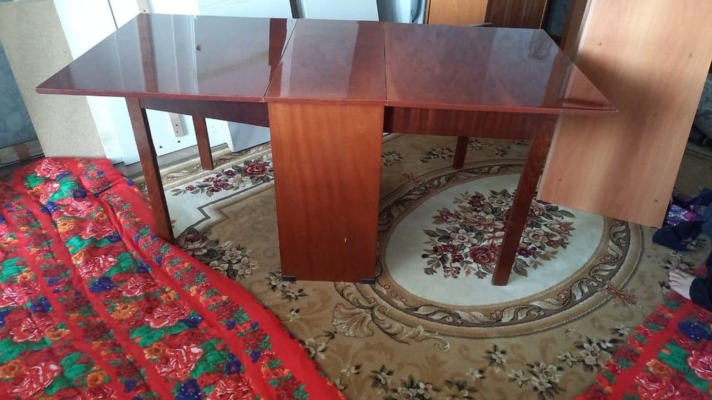 Продаю стол, сборный