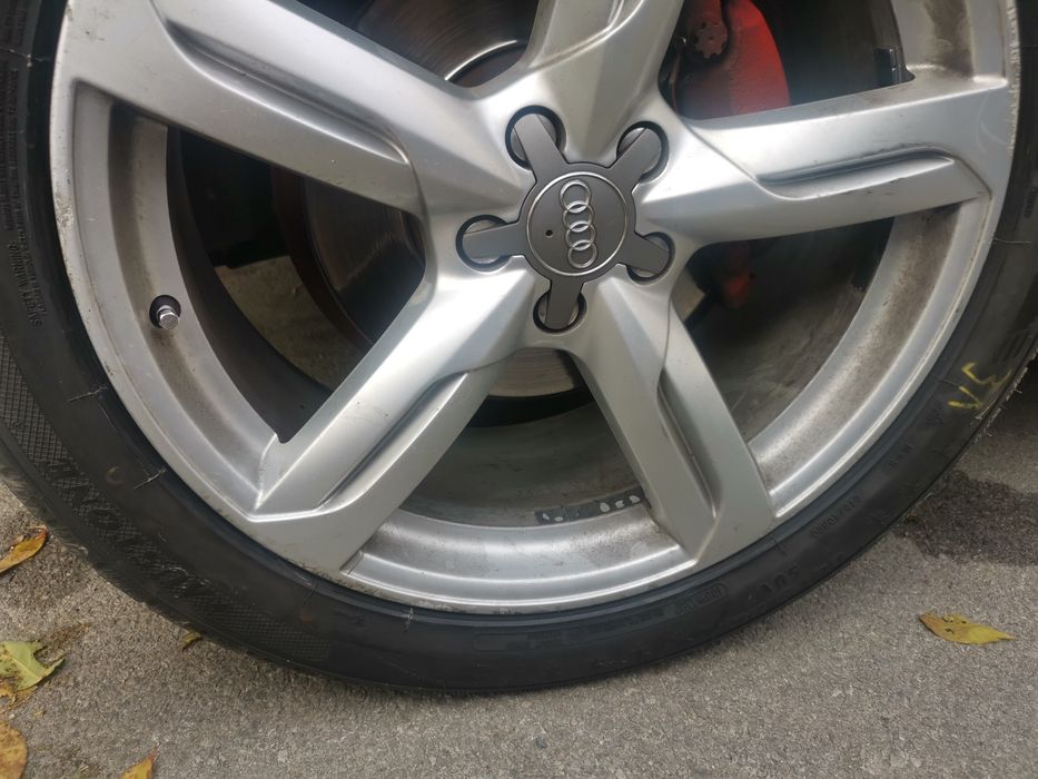 Зимни гуми с джанти 20 цола. Размера е 275/40/20.