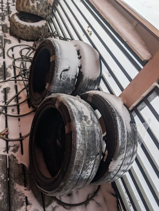 Vand 4 cauciucuri iarna