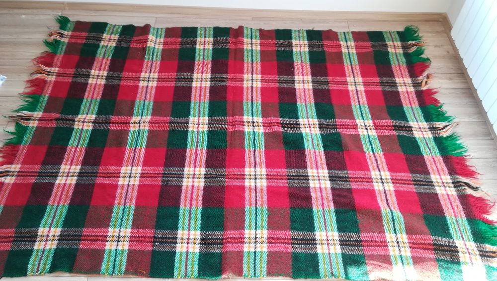 Вълнени черги, одяла и килими. Ръчно тъкани.