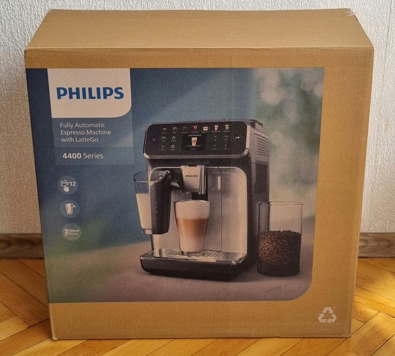 Кафеавтомат Philips Series 4400 LatteGo нова