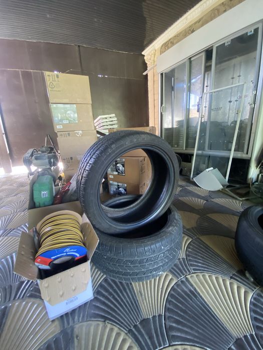 Продам автомобильные шины 245/40 R19