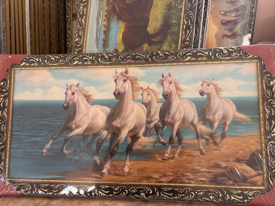 Картины  новые в упаковках