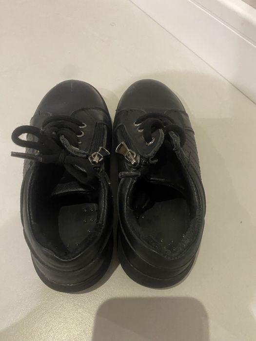 Продам ботиночки-туфли для мальчика