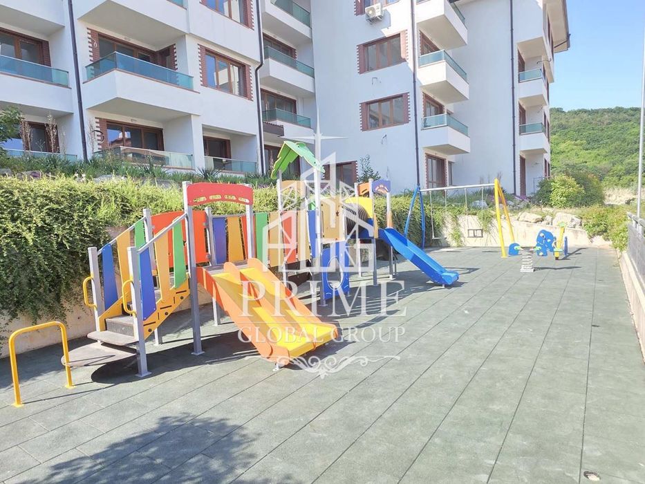 Продава се Тристаен апартамент в Варна, Виница - 132 кв.м за 2166 €/кв.м - Снимка #8