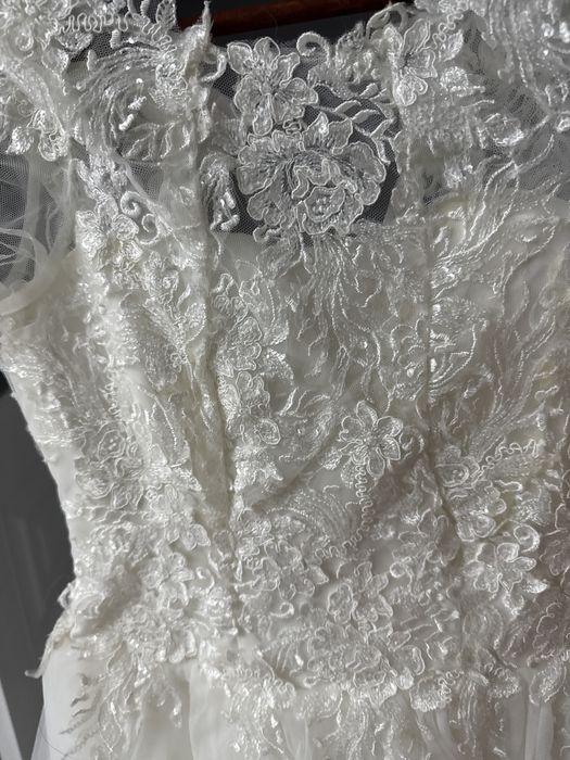 Платье на девочку нарядное