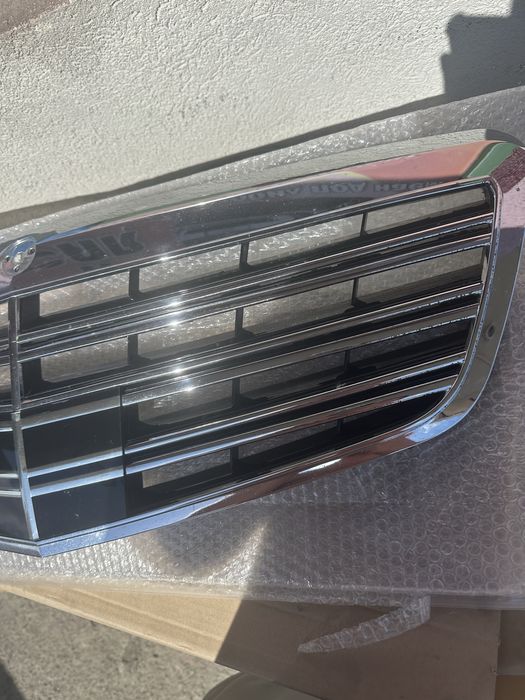 Предна маска за C class w204