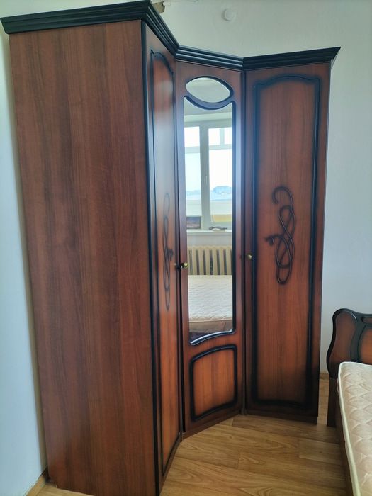 Продается спальный гарнитур