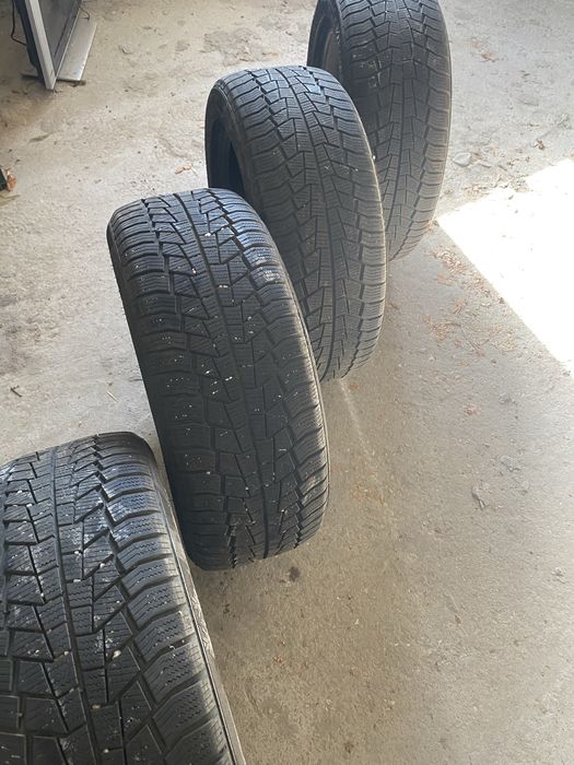 Anvelope, 4 anvelope de iarna 215,50,17