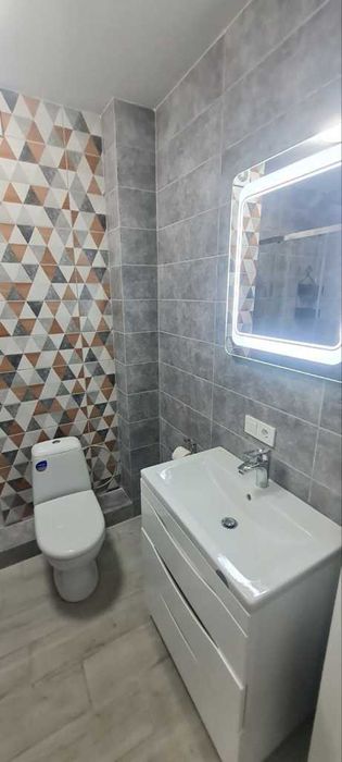 Дава се под наем Двустаен апартамент в София, Люлин 10 - 65 кв.м за 382.5 € - Снимка #2