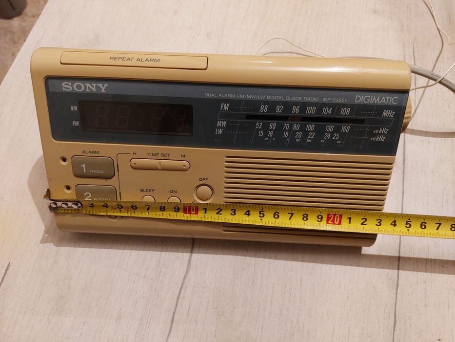 Vand Radio  Ceas  Sony cu Alarma