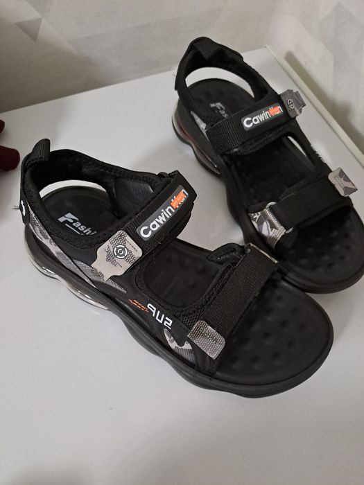 Продам  новые размер 37-38