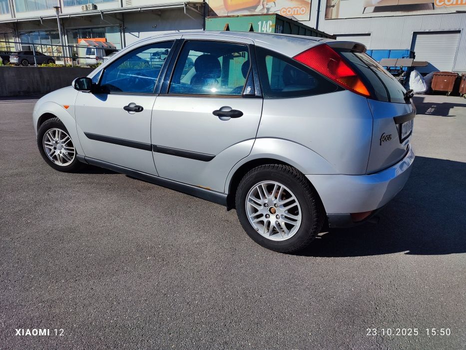 Ford Focus  1.6 Ghia