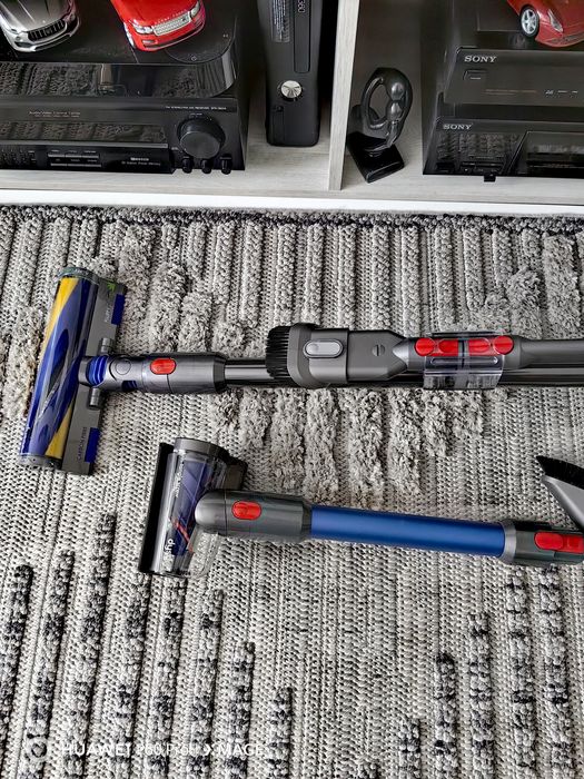 Dyson v15 detect fluffy, garanție 11.2027