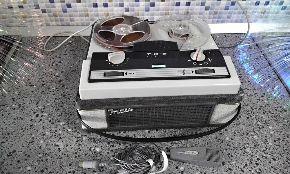 Magnetofon Akai x201 D