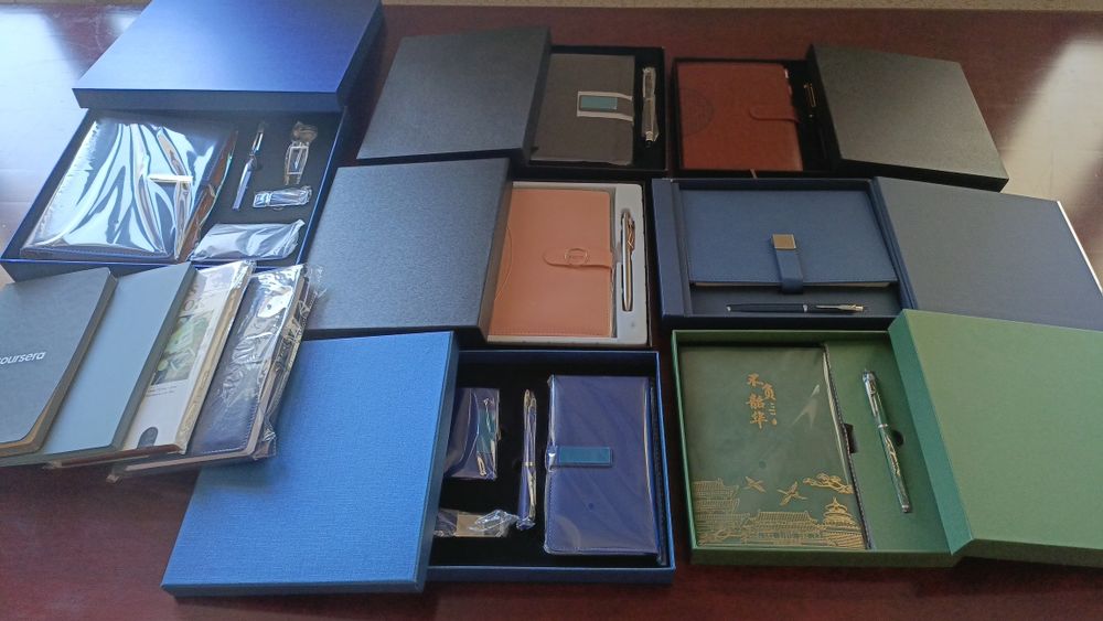 Ликвидация товаров, мужские блокноты по низкой цене