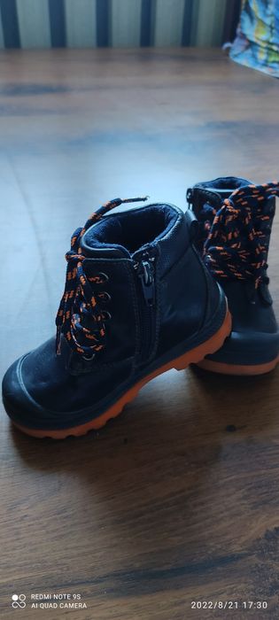 Продам ботинки осенние