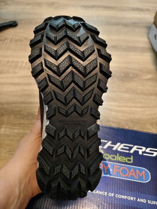 Кроссовки Skechers