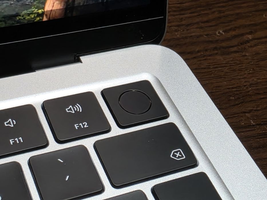 Macbook Air M4 13 inch 2025