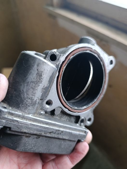 Дроселова клапа за Audi A6C64F 3.0 tdi 240кс.