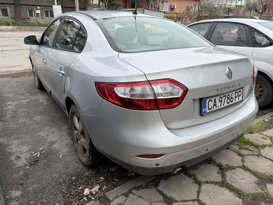 Автомобил Renault Fluence