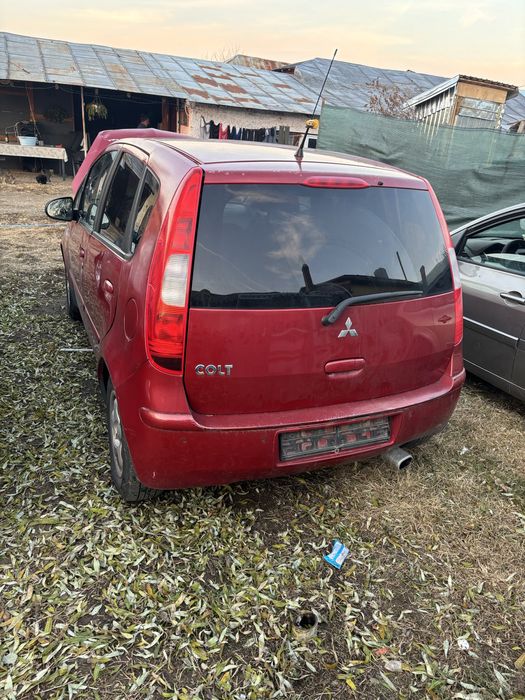 Dezmembrez mitsubishi colt 1.3 benzina