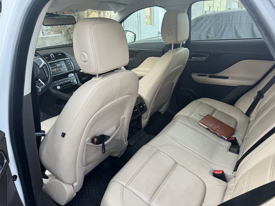 Jaguar F-Pace 2.0 бензин