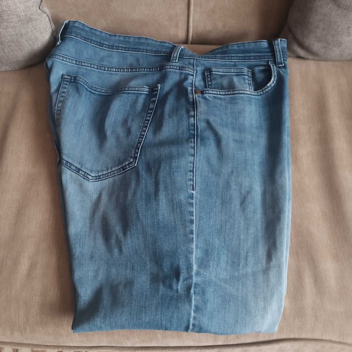 Продам мужские джинсы