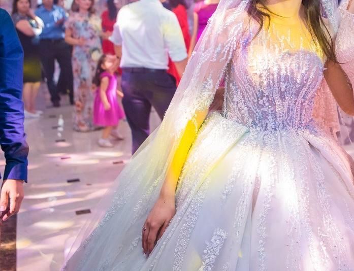 Срочно продам свадебные платье