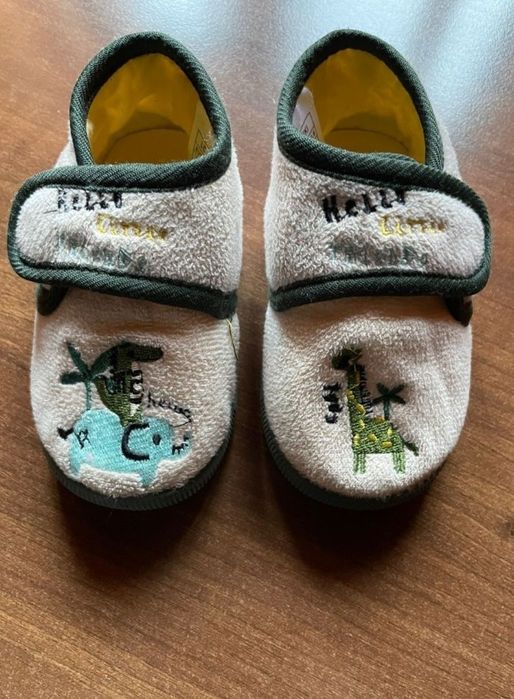 Sandale Nike,Papuci de casă LC Waikiki,Sandale cu velcro
Papuci de cas