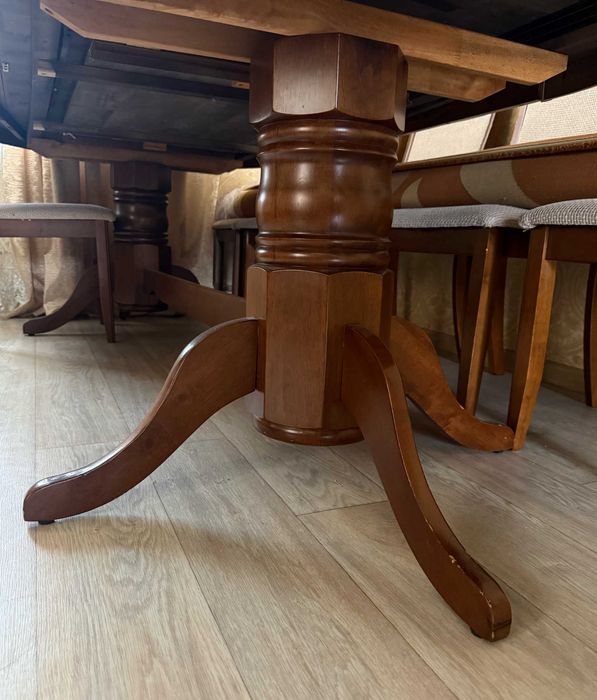 Стол раздвижной гостевой