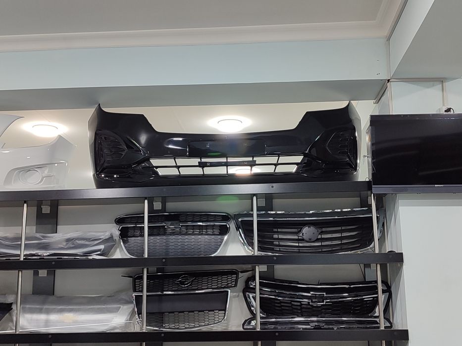 Equinox bakavoy 190$. arqa kapot oldi morda eshik