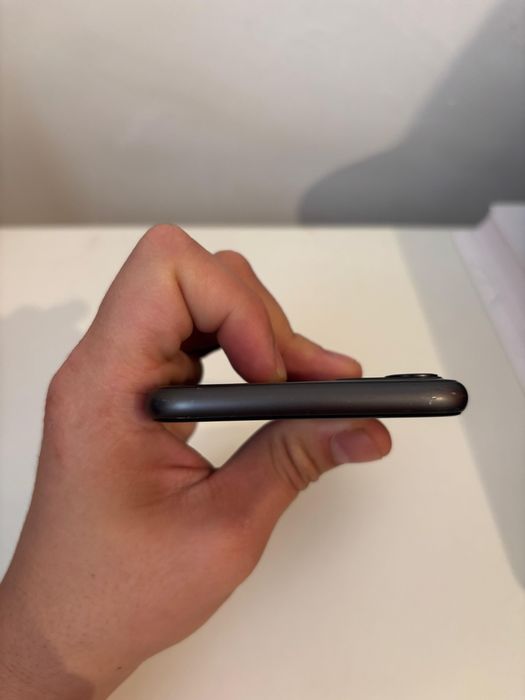 Iphone 11 в хорошем состоянии