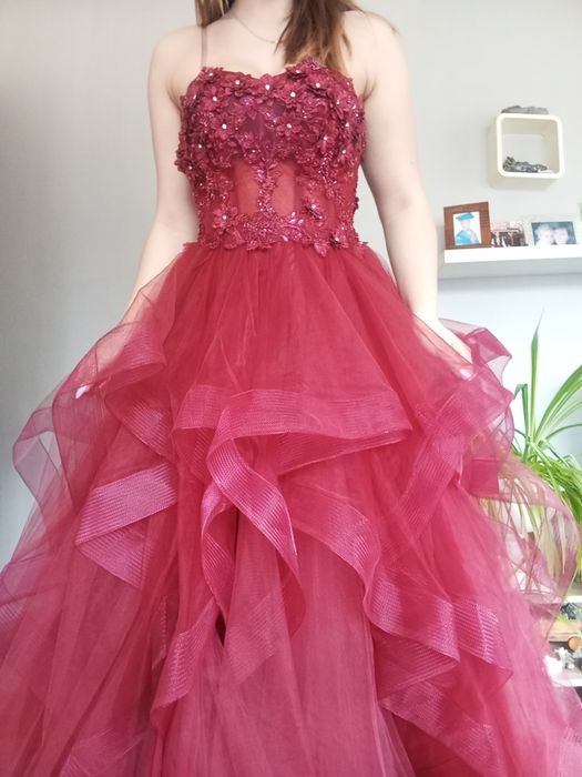 Официялна бална рокля