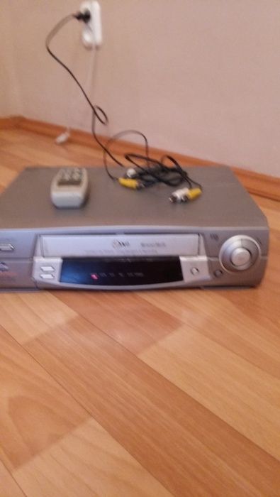 видеомагнитофон LG