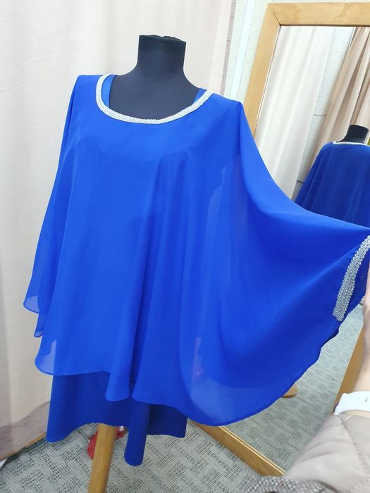 Rochie dreapta din tafta elastica cu capă