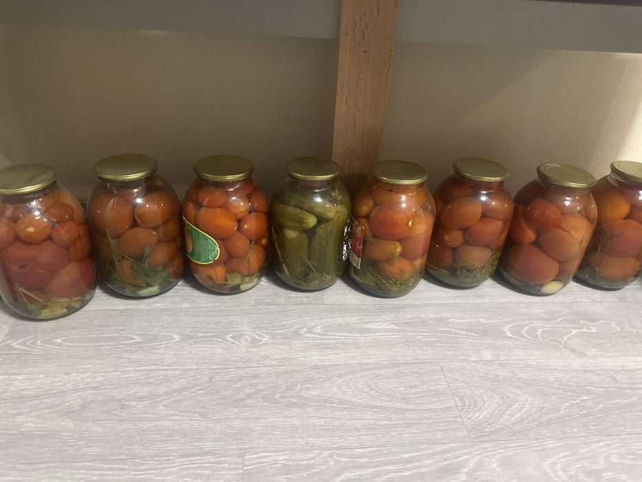 Продаю домашние соленые помидоры