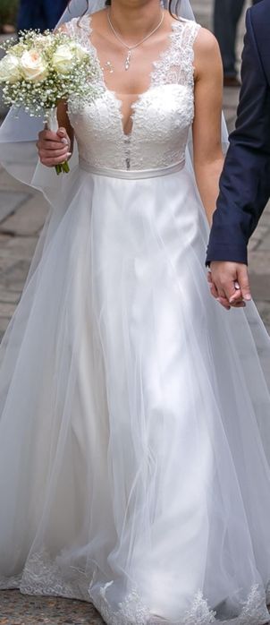 Сватбена рокля с дантела