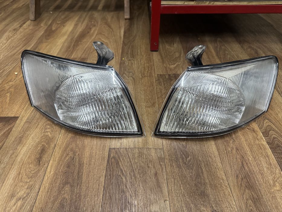 Передние поворотники Camry 20