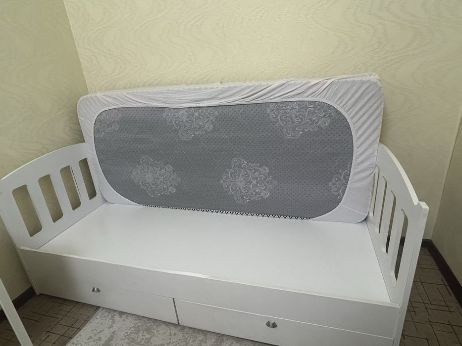 Продам кроватку 180*80