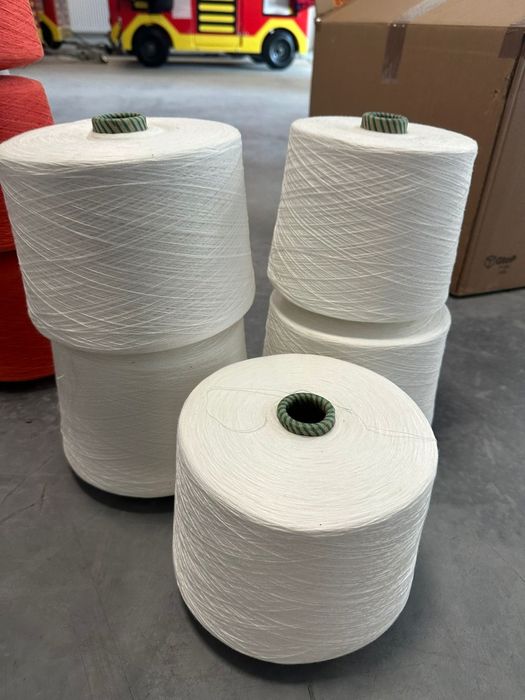 Vând lot de fire textile pe conuri (papiote industriale) – diverse culori și grosimi