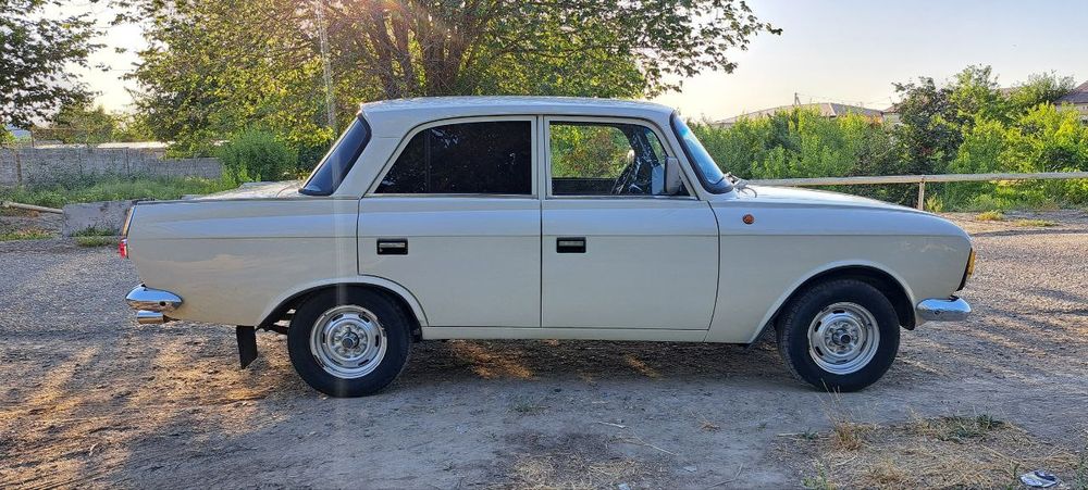 Moskvich 412.            .