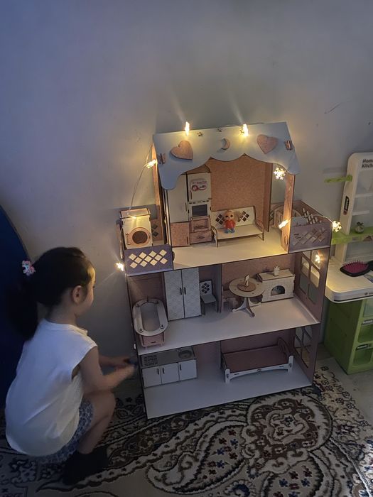 Продам кукольный домик