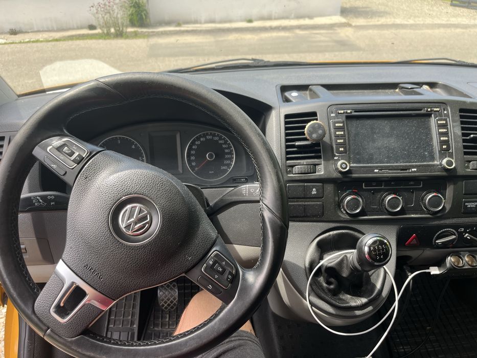 VW T5  8+1 locuri   2.0 diesel
