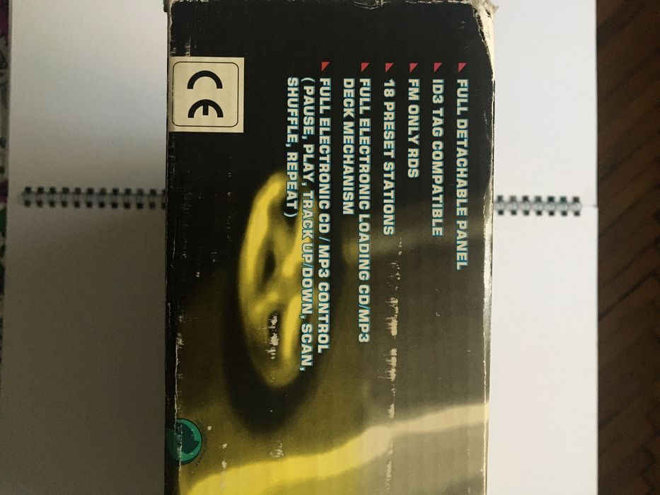 CD radio auto MP3 4 x 25 W masca detasabila