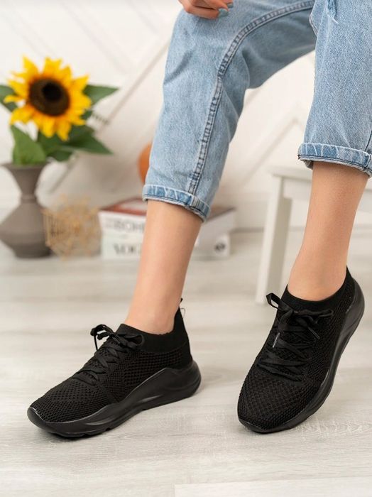 Кроссовки легкие