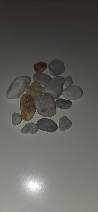 Pietre minerale – cuarț alb & colorat